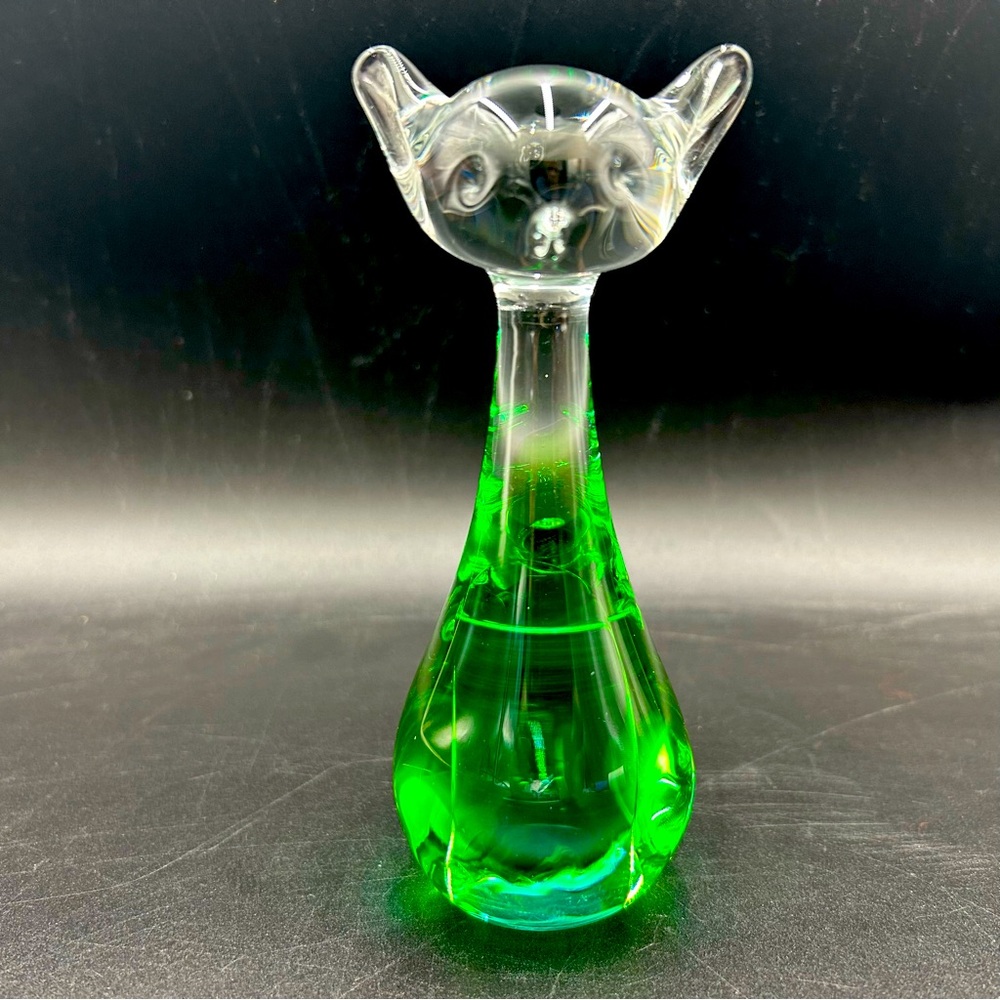 FM Konstglas Sweden Green Glass Cat Figurine Paperweight Signed Ronneby